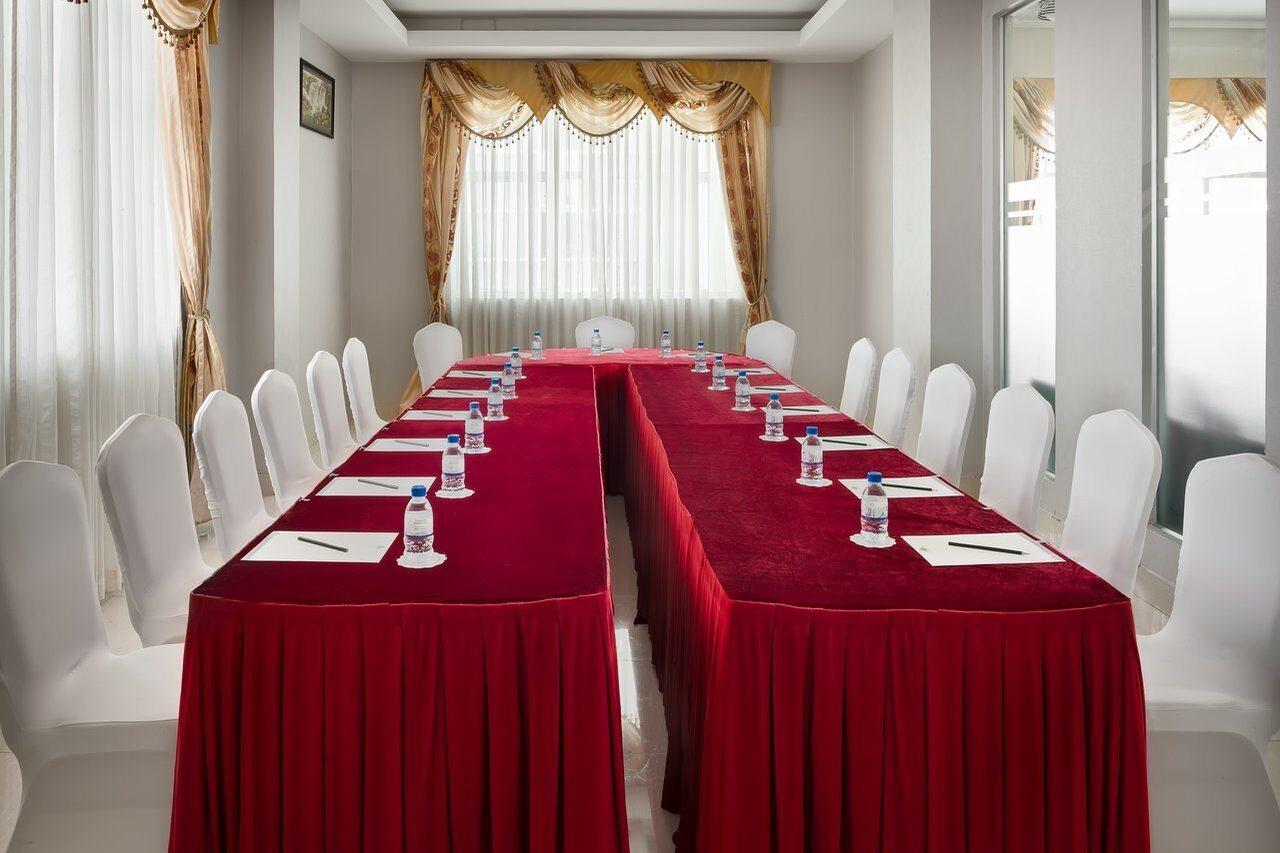 Green Palace Hotel Пном Пен Екстериор снимка