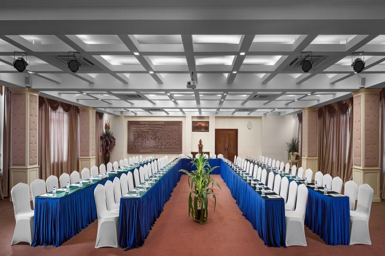 Green Palace Hotel Пном Пен Екстериор снимка