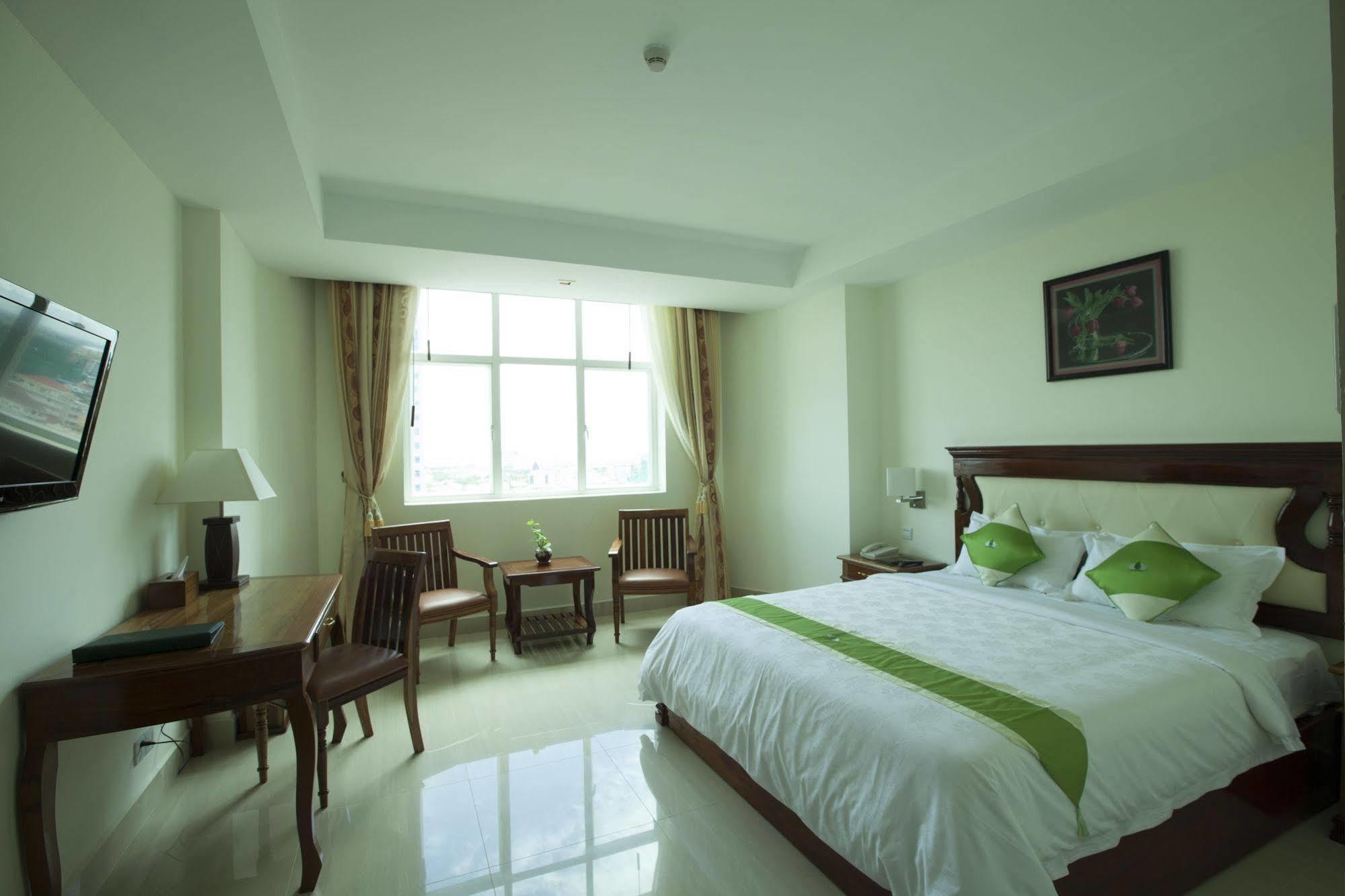 Green Palace Hotel Пном Пен Екстериор снимка