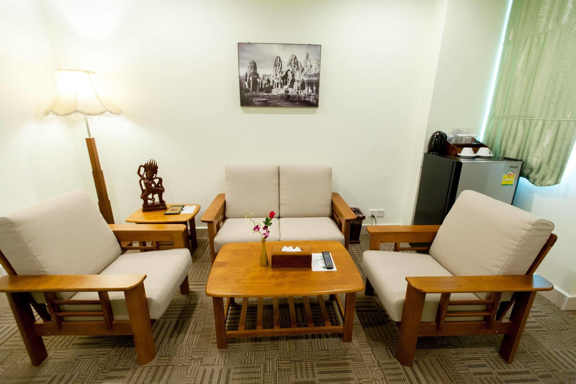 Green Palace Hotel Пном Пен Екстериор снимка