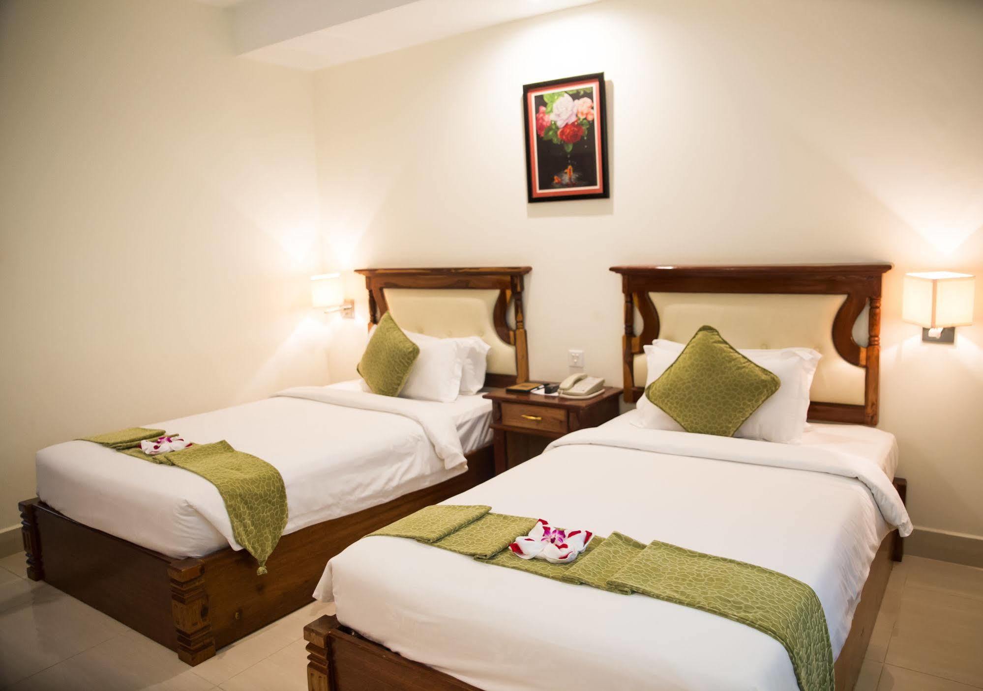 Green Palace Hotel Пном Пен Екстериор снимка