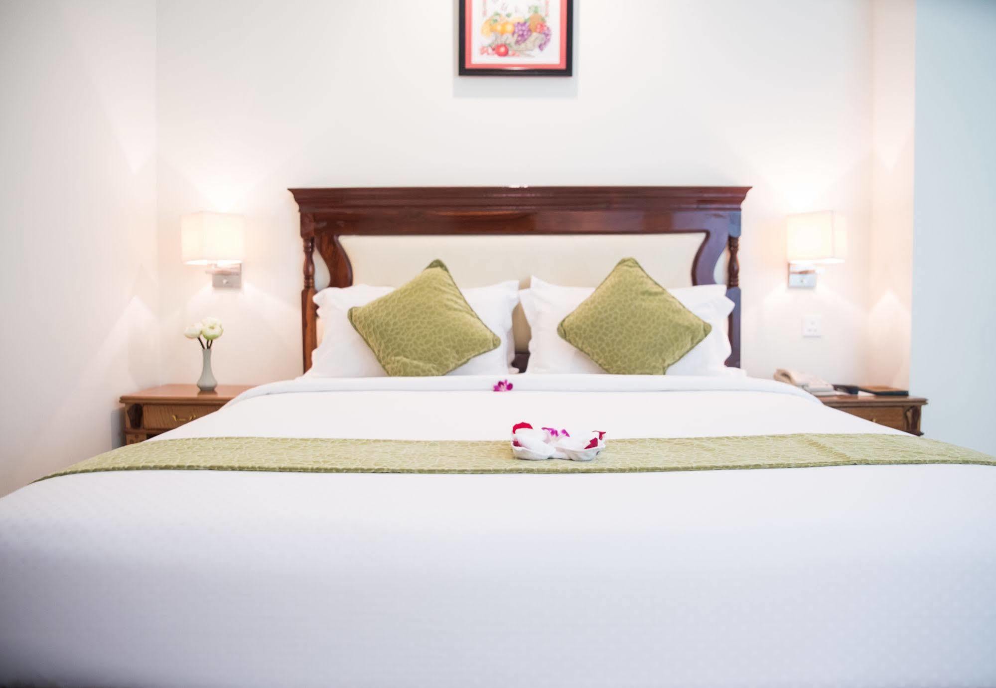 Green Palace Hotel Пном Пен Екстериор снимка