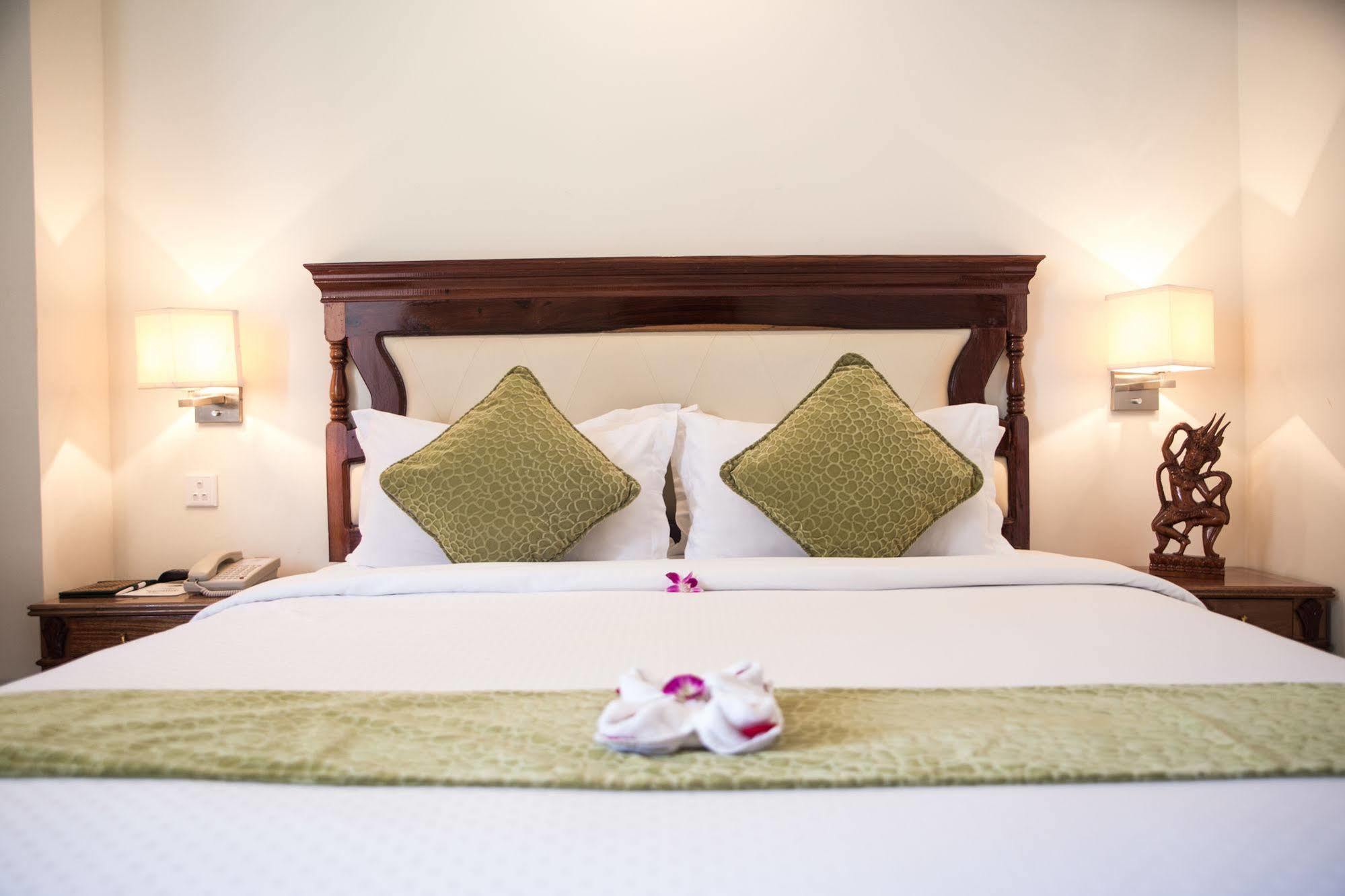 Green Palace Hotel Пном Пен Екстериор снимка