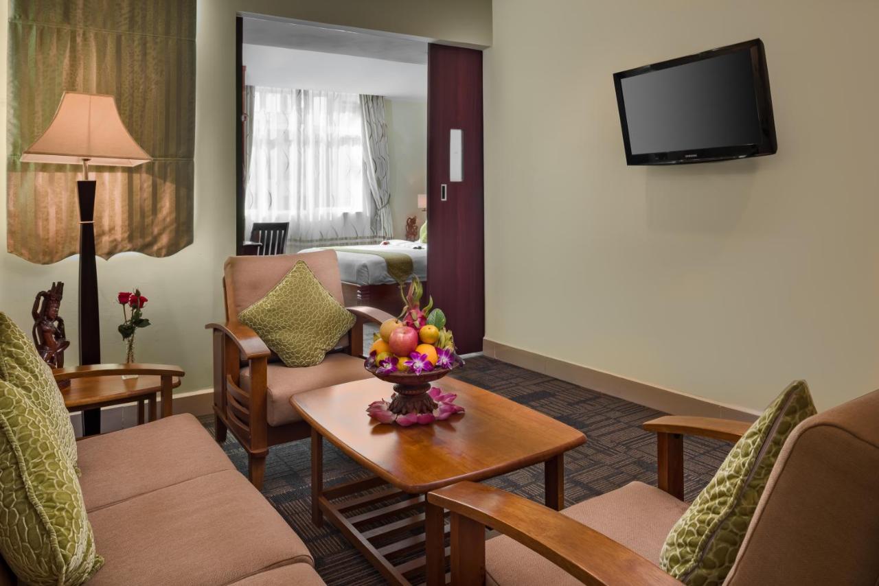 Green Palace Hotel Пном Пен Екстериор снимка