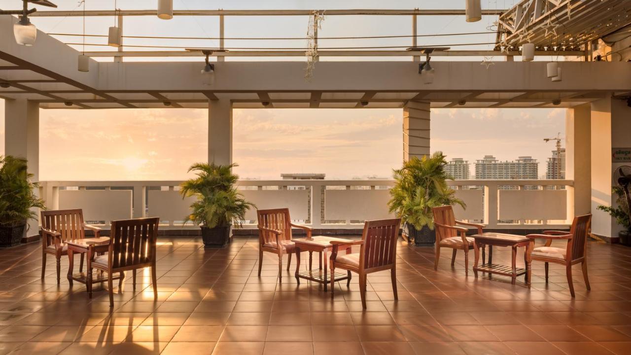 Green Palace Hotel Пном Пен Екстериор снимка